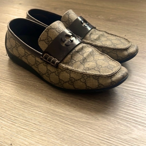 9.5 Gucci driver\'s, worn but good condition.
